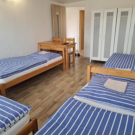 Apartman Plasy Bagian luar foto