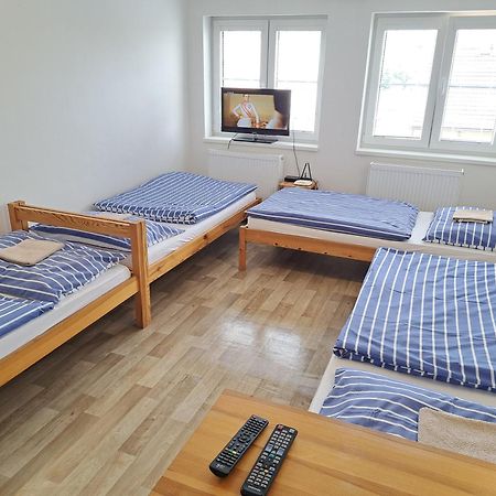 Apartman Plasy Bagian luar foto