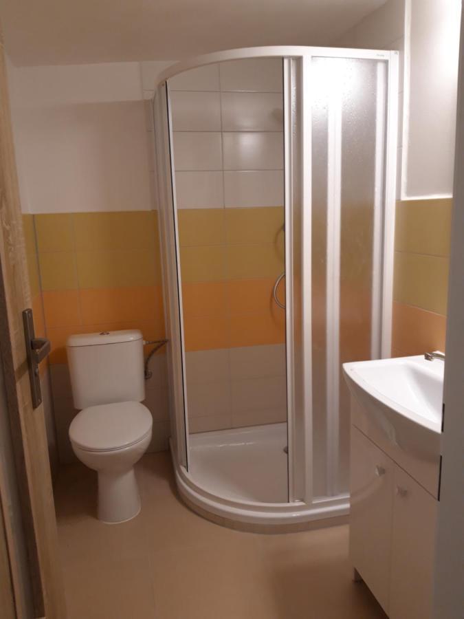 Apartman Plasy Bagian luar foto
